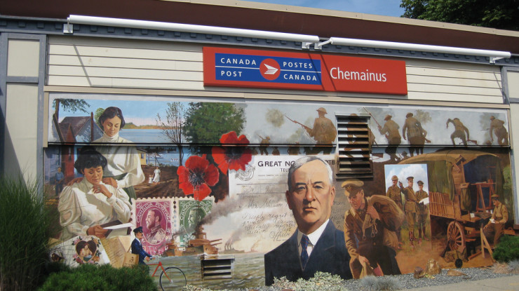 Canada Post mural (Chemainus, BC) by wyn ♥ lok (CC BY-NC-ND 2.0) https://flic.kr/p/afdVkP
