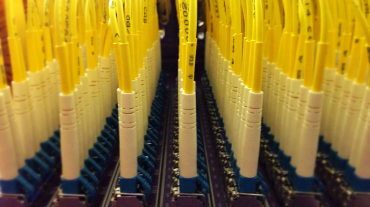 2013 PhotoChallenge Week 12: Technology. by Gary H (CC BY-NC-ND 2.0) https://flic.kr/p/e7gww7